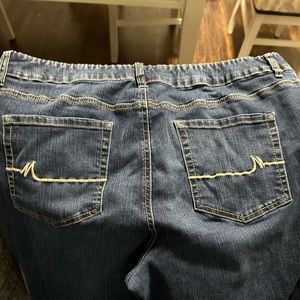 Women’s Maurice’s m jeans size 20w long